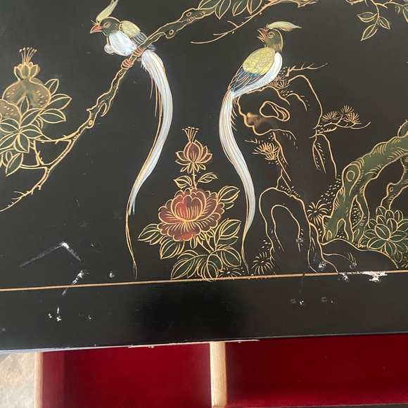Pair of Midcentury Chinese Chinoiserie Black Lacquer Nightstands - Picture 5 of 7
